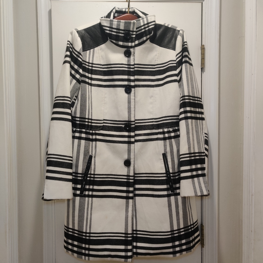 IZ Byer White & Black Plaid Pea Coat Size: Large
